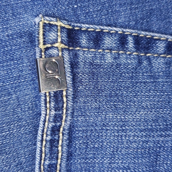 Jennifer Lopez Denim Short 2 - Picture 7 of 7